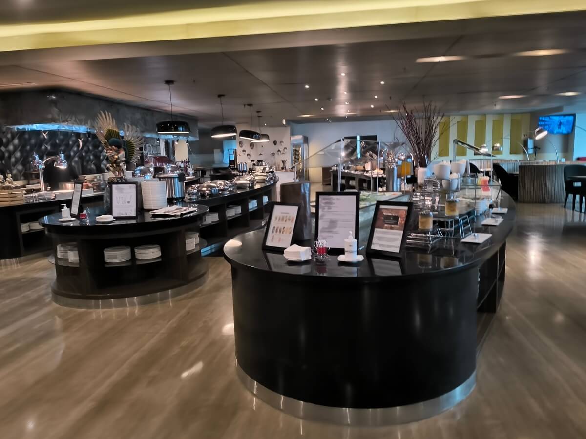 Snídaně v hotelu Novotel Jakarta Gajah Mada