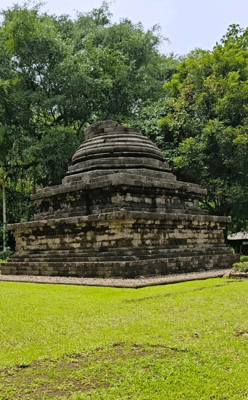 Candi Sumberawan u Malang na východní Jávě